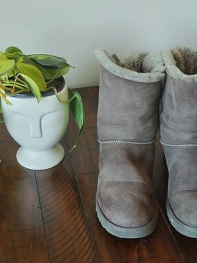 Ugg Bailey Bow Boots 9